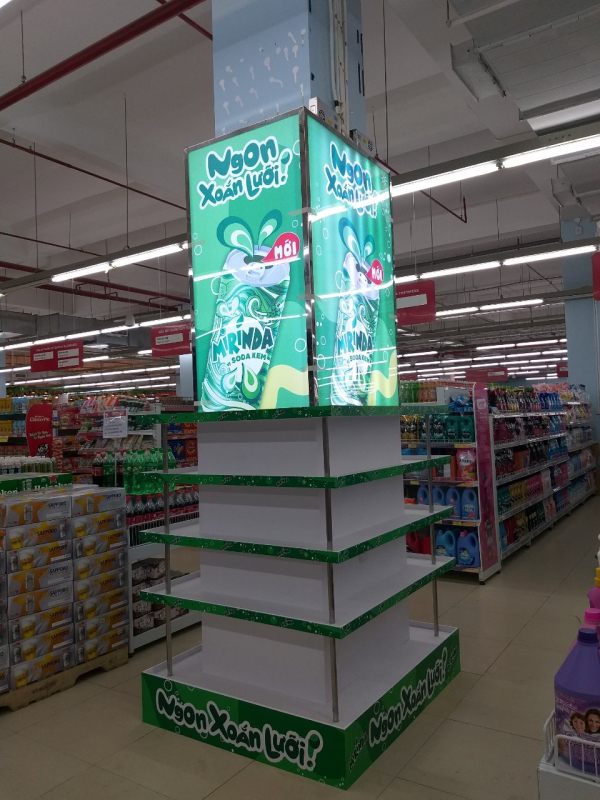 Cột trưng bày Mirinda tại siêu thị Dabaco Từ Sơn, Bắc Ninh